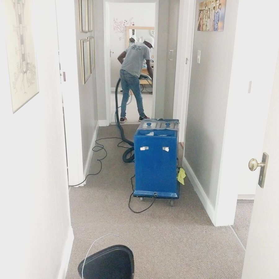 Carpet cleaning in a passage